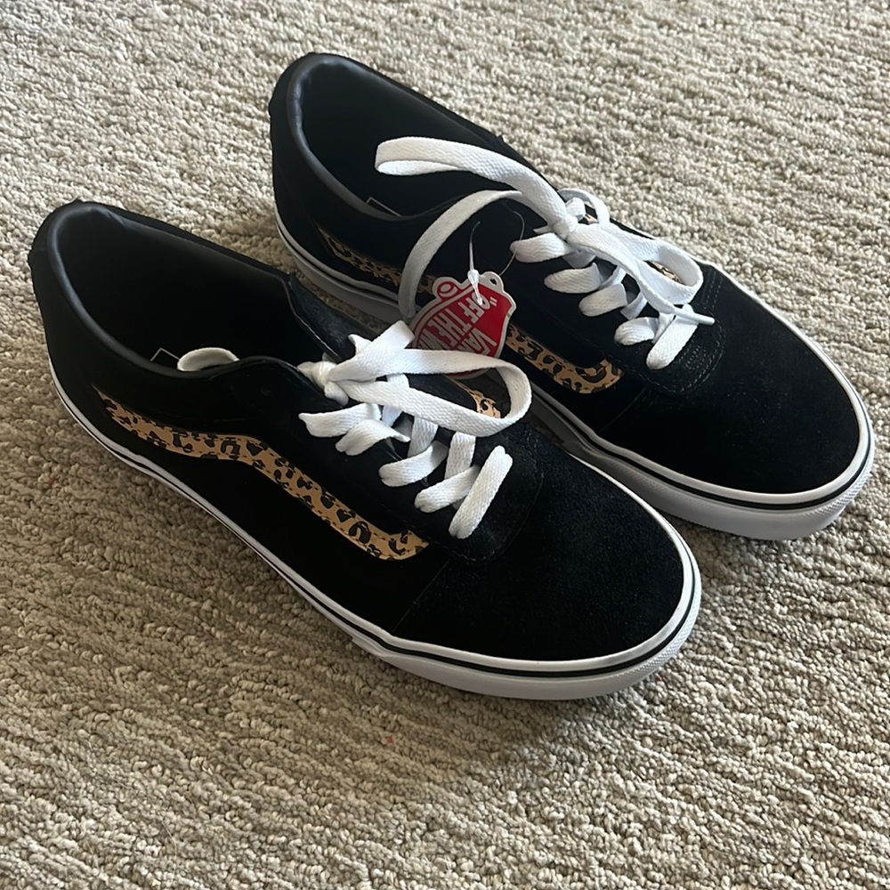 Brand new Vans Ward Black/Cheetah kids size 6